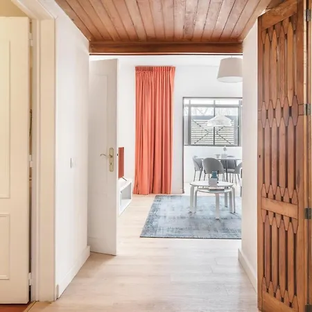Comfy By Olala Homes Apartment