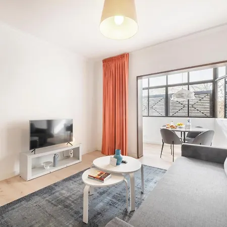 Comfy By Olala Homes *