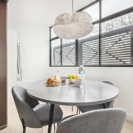 Comfy By Olala Homes Віавіа