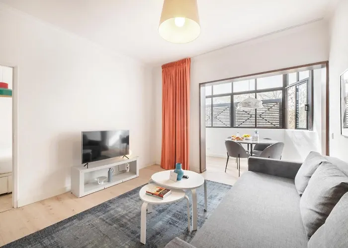 Comfy By Olala Homes *