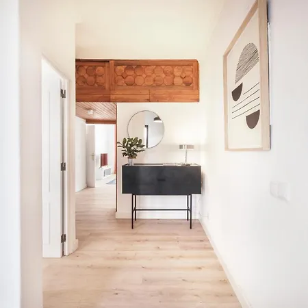 Comfy By Olala Homes Apartment